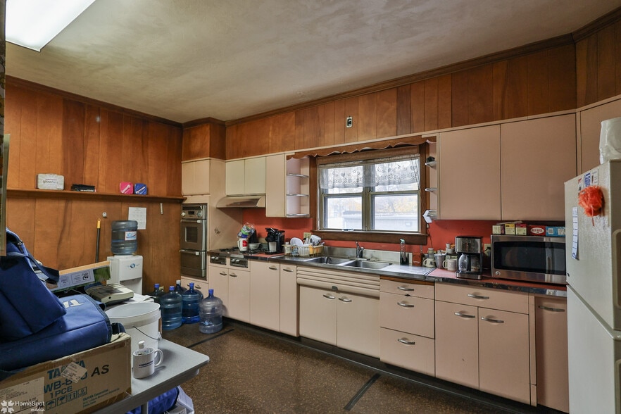 More Photos Of 419-437 W Emaus ave, Allentown General Retail For Sale