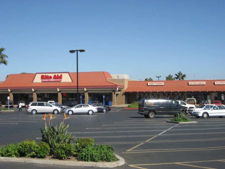 More Photos Of 6925-6947 Linda Vista Rd, San Diego Unknown For Lease