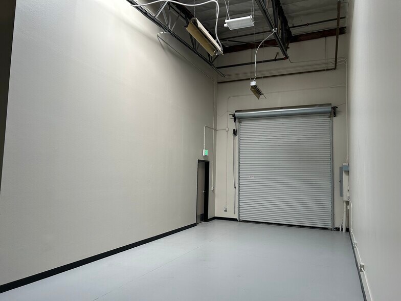 More Photos Of 1243 Flynn Rd, Camarillo Warehouse For Sale