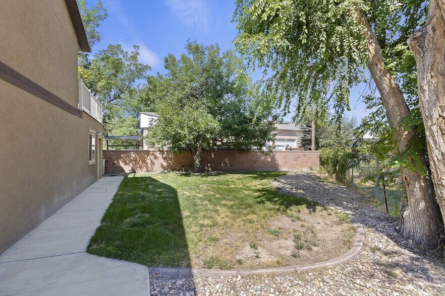 More Photos Of 910 W State St, Lehi Office For Sale