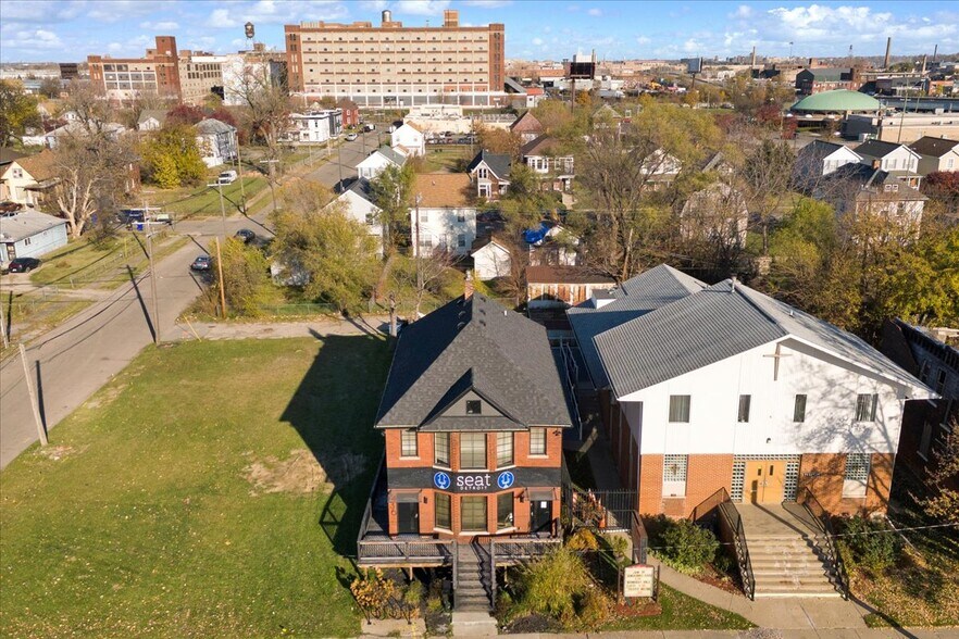 More Photos Of 7436 Oakland St, Detroit Apartments For Sale