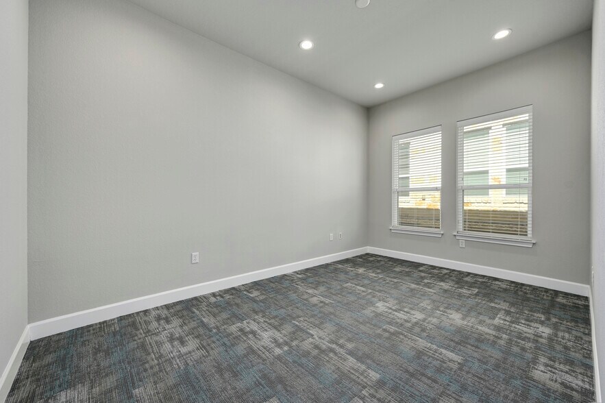 More Photos Of 1101 Satellite Vw, Round Rock Medical For Lease
