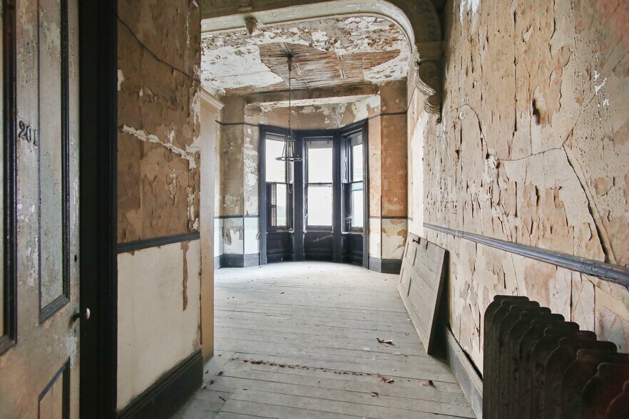 More Photos Of 121 Royal St, New Orleans Hotel For Sale