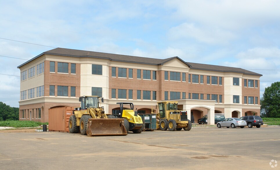 More Photos Of 2 Research Way, Monroe Township Medical For Lease