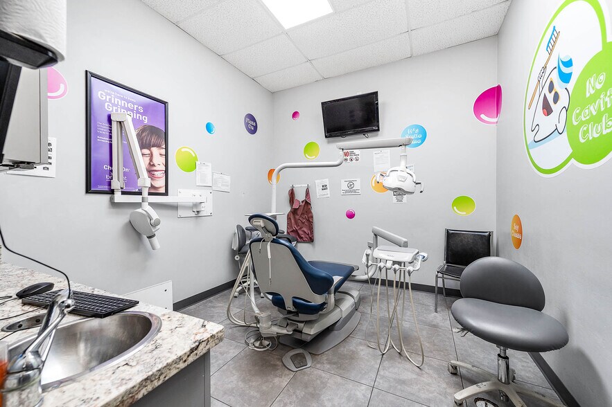 More Photos Of 8530 S Braeswood Blvd, Houston Freestanding For Lease