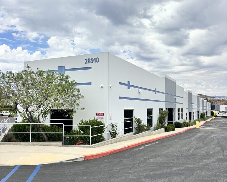 More Photos Of 28910 Avenue Penn, Valencia Distribution For Lease