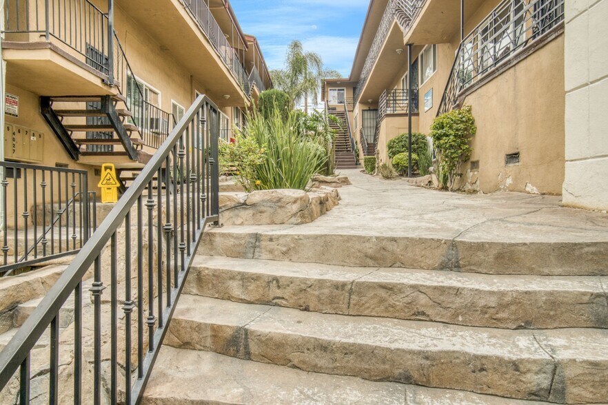 More Photos Of 4023-4027 W 28th St, Los Angeles Apartments For Sale