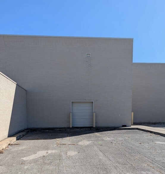More Photos Of 4800 Texoma Pky, Sherman Industrial For Lease