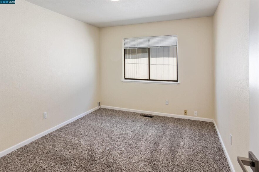 More Photos Of 619 Edwards St, Crockett Healthcare For Sale