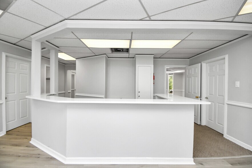 More Photos Of 703 Everett St, Conroe Office Residential For Sale