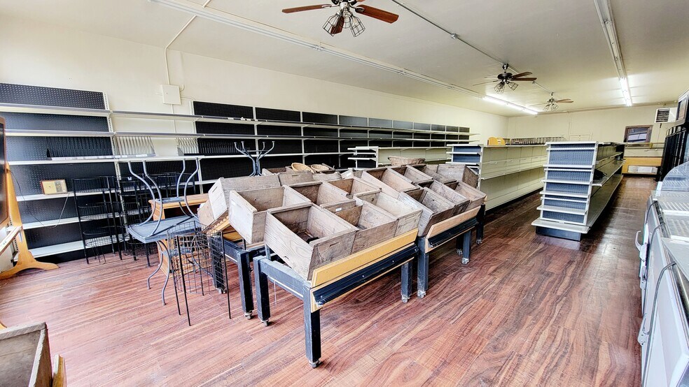 More Photos Of 239 N 3rd Ave, Stayton Convenience Store For Lease