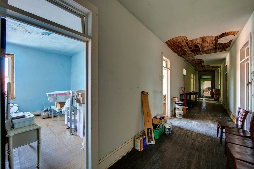 More Photos Of 302 Main St, Columbia Industrial For Sale