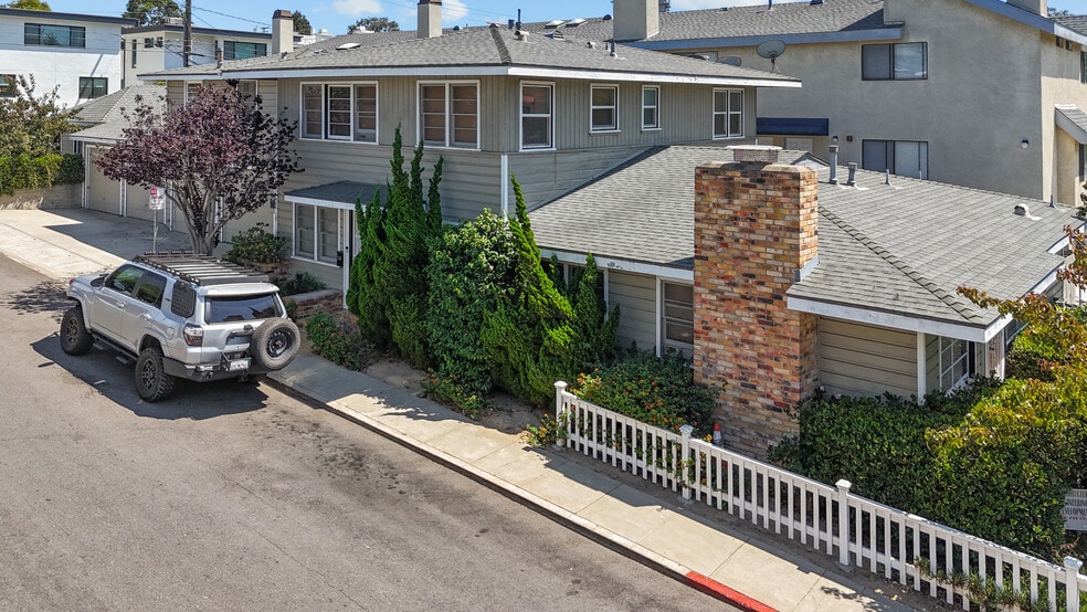 More Photos Of 144 Whiting St, El Segundo Apartments For Sale