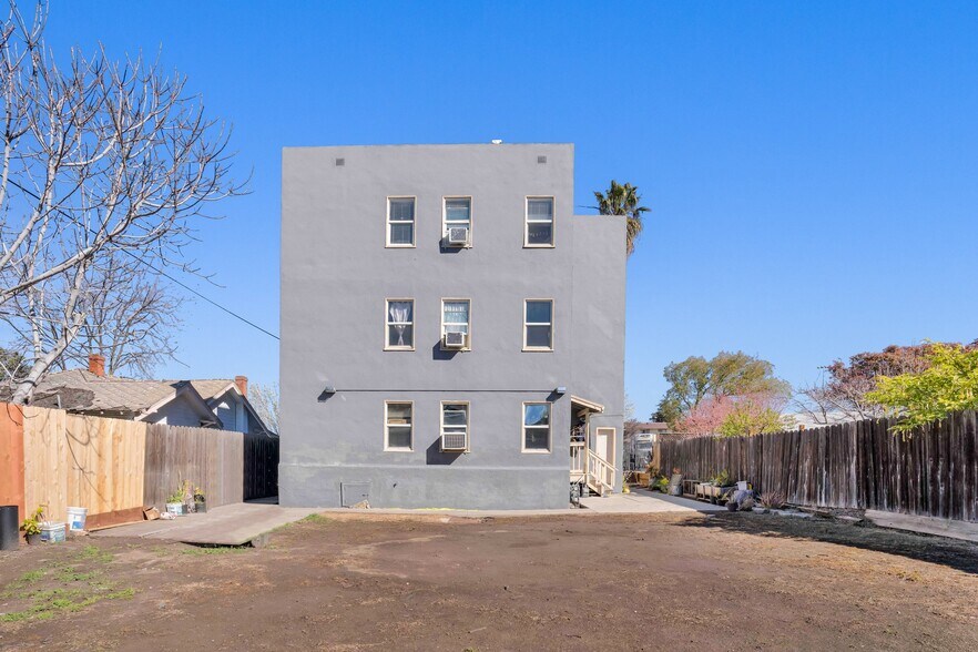 More Photos Of 25-45 W 10th St, Pittsburg Apartments For Sale