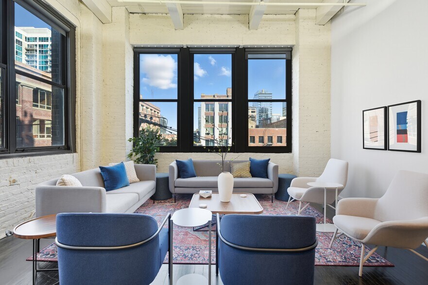 More Photos Of 224-230 W Huron St, Chicago Loft Creative Space For Lease