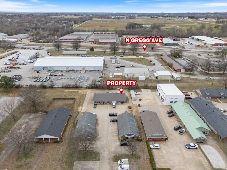 More Photos Of 79 Colt Square Dr, Fayetteville Unknown For Lease