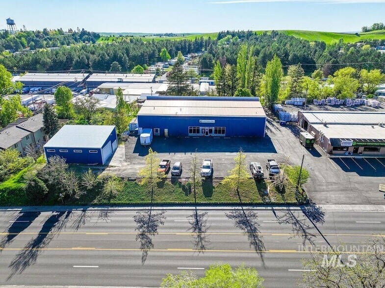 More Photos Of 603 & 621 N Main St, Moscow Distribution For Sale