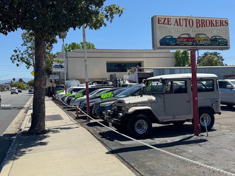 More Photos Of 1040 W Chapman Ave, Orange Auto Dealership For Sale