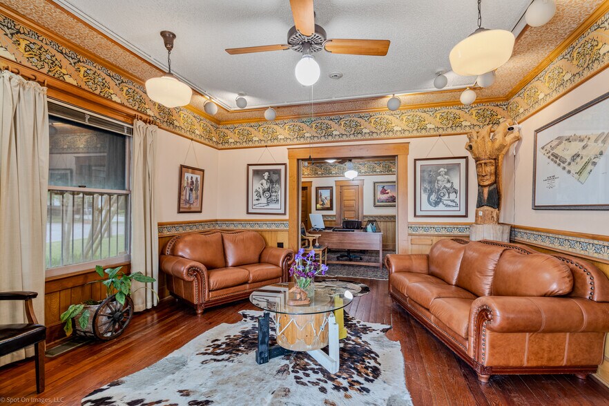 More Photos Of 204 W Central Ave, Fort Worth Office Residential For Sale