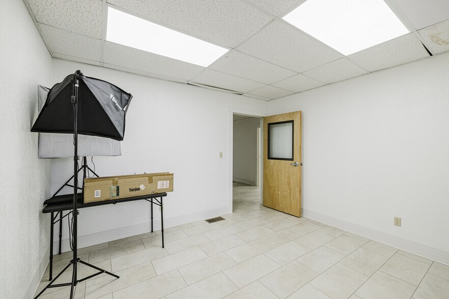 More Photos Of 1120 Hacienda Ranch Rd, Wells Truck Terminal For Lease