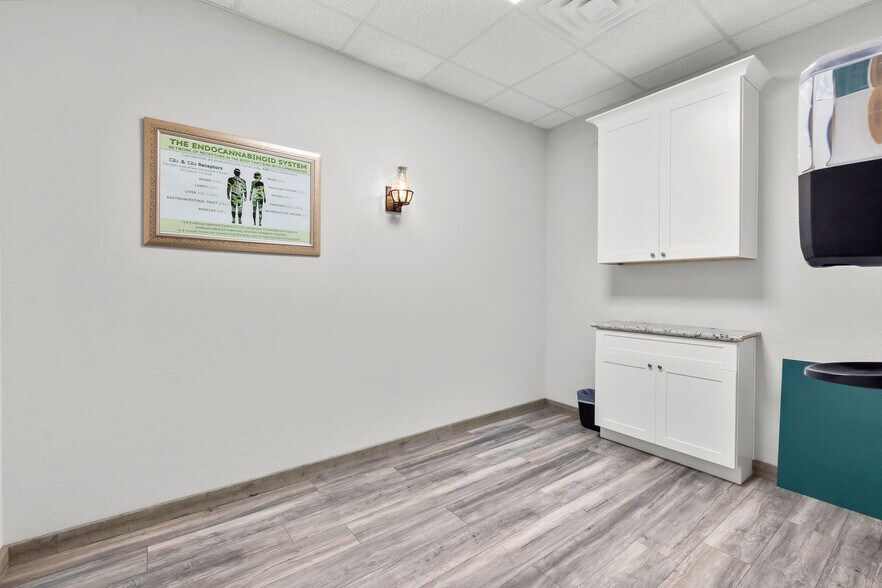 More Photos Of 525 Woodland Square Blvd, Conroe Coworking Space