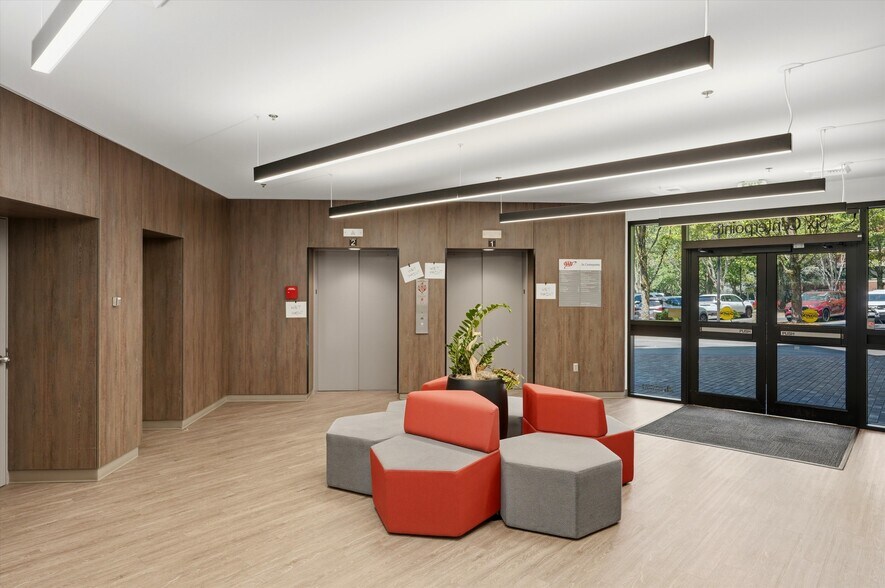More Photos Of 6 Centerpointe Dr, Lake Oswego Office For Lease