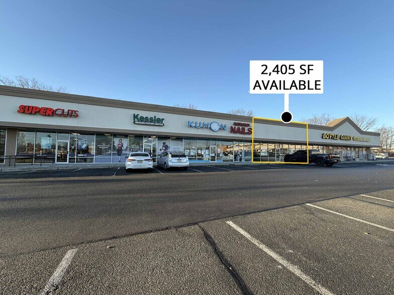 More Photos Of 789 Saint George Ave, Woodbridge Freestanding For Lease