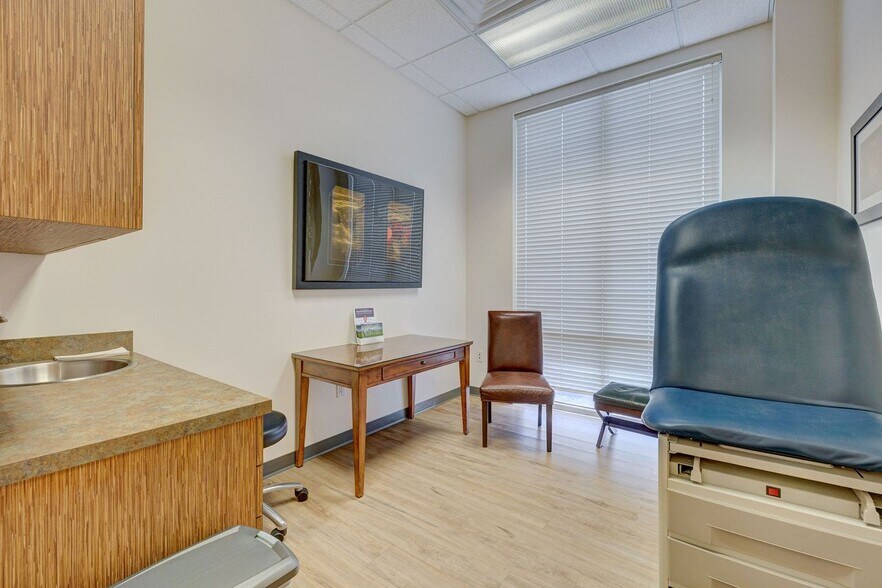 More Photos Of 1717 Shipyard Blvd, Wilmington Medical For Lease