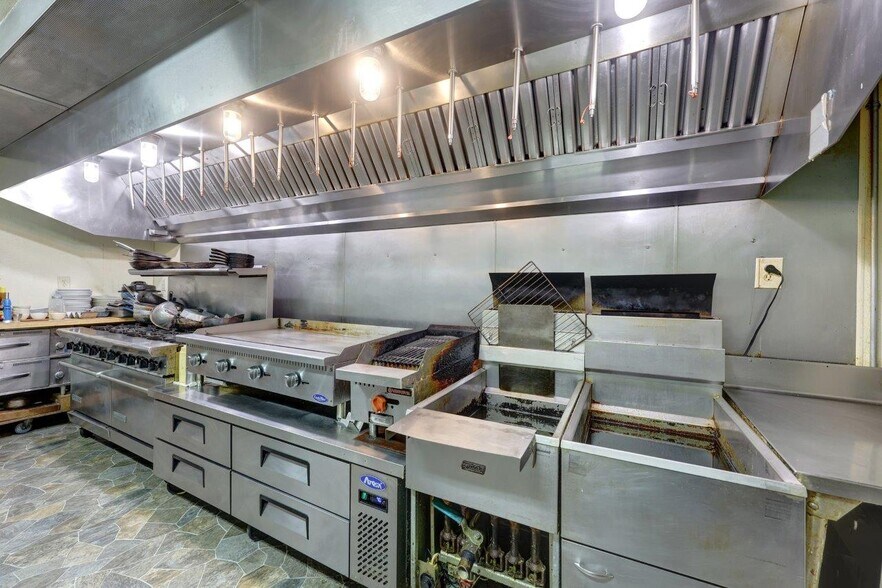 More Photos Of 1917 Pacific Ave, Long Beach Restaurant For Sale