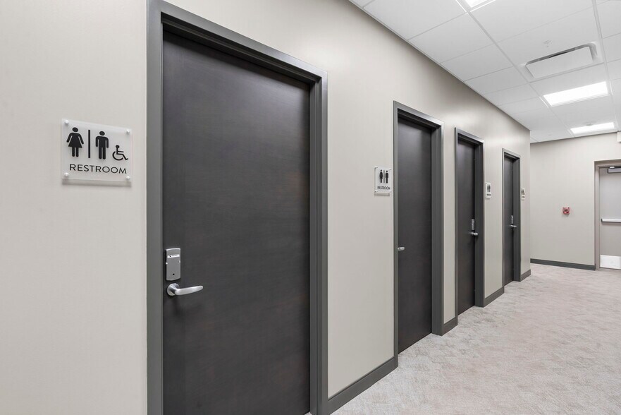 More Photos Of 1724 S Luster Ave, Springfield Office For Lease