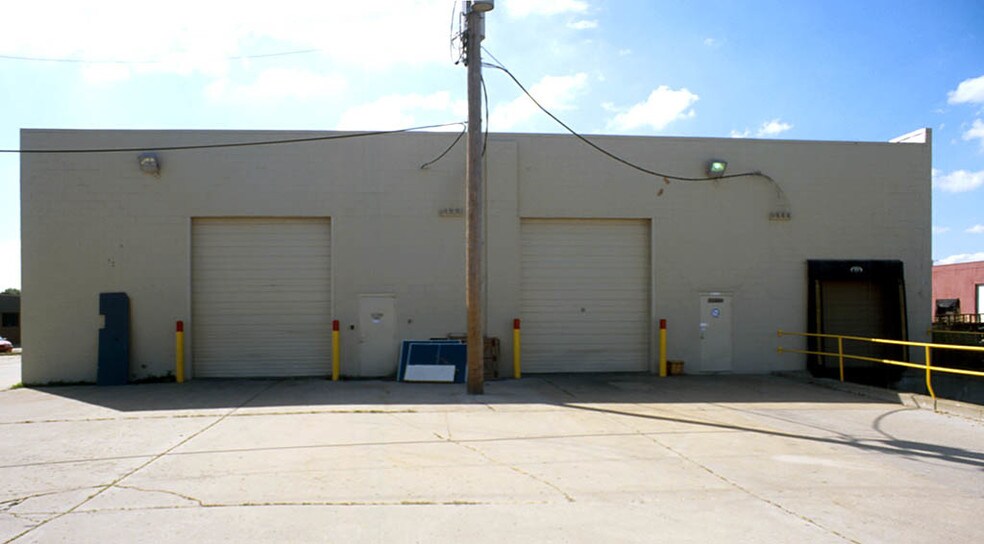 More Photos Of 32390-32400 Howard Ave, Madison Heights Warehouse For Lease