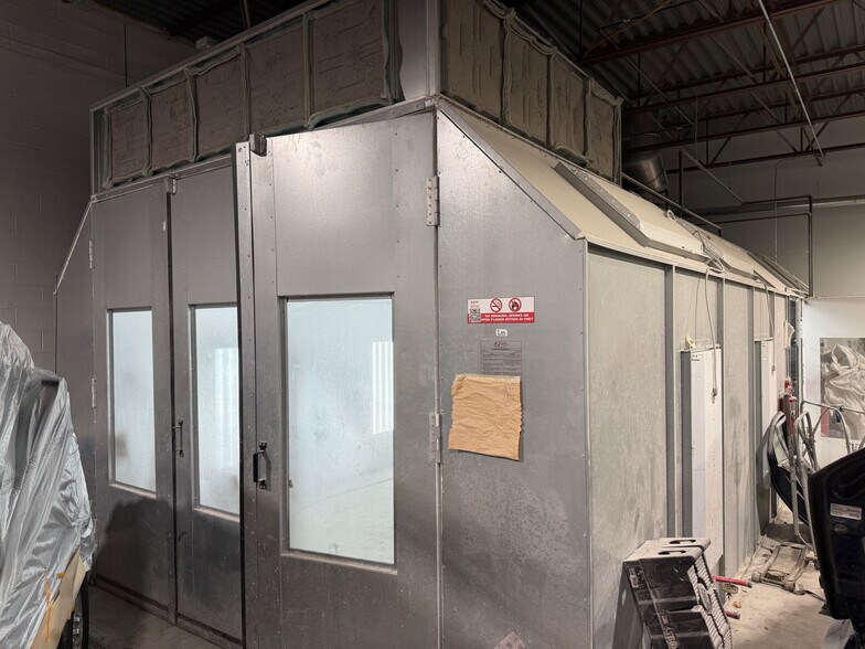 More Photos Of 4635 Northfield Rd, Cleveland Freestanding For Lease