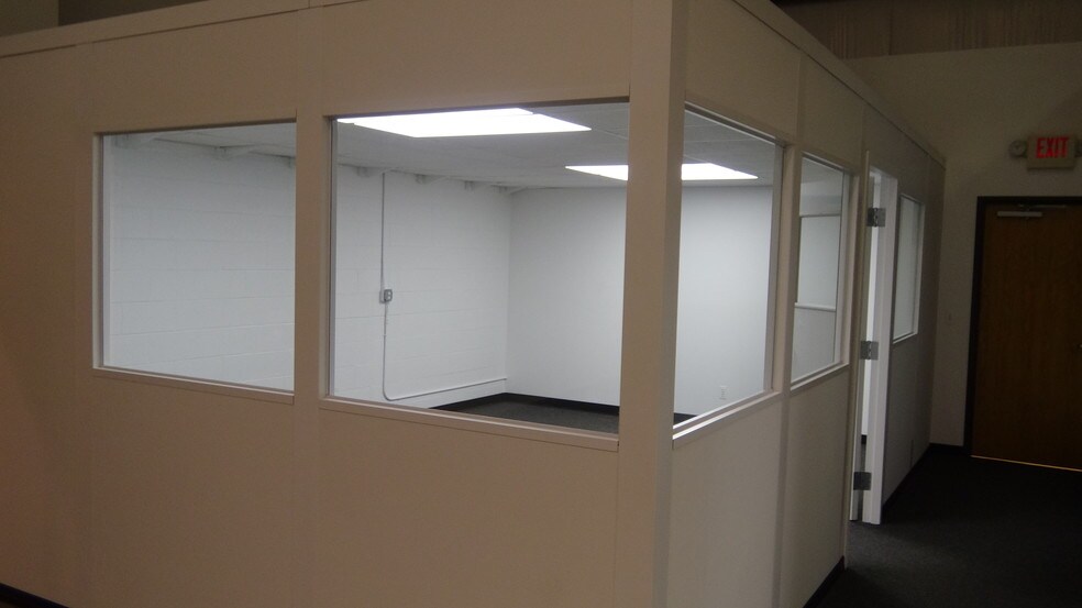 More Photos Of 12801 Silver Lake Rd, Brighton Manufacturing For Sale