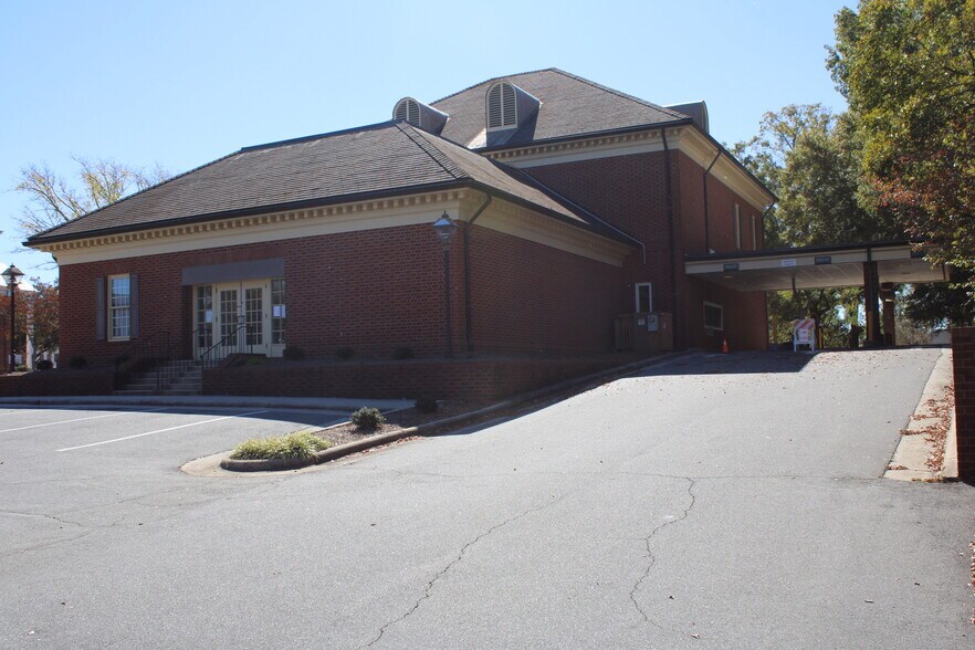 More Photos Of 50 Union St, Concord Bank For Lease