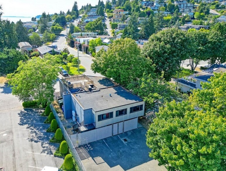 Primary Photo Of 15670 Columbia Av, White Rock Office For Sale