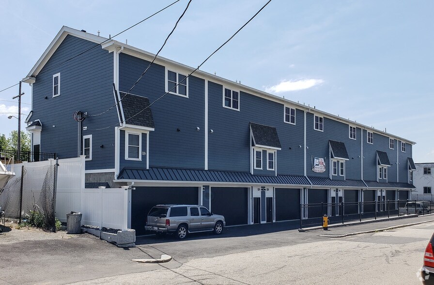 More Photos Of 42 Felton St, Waltham Warehouse For Lease