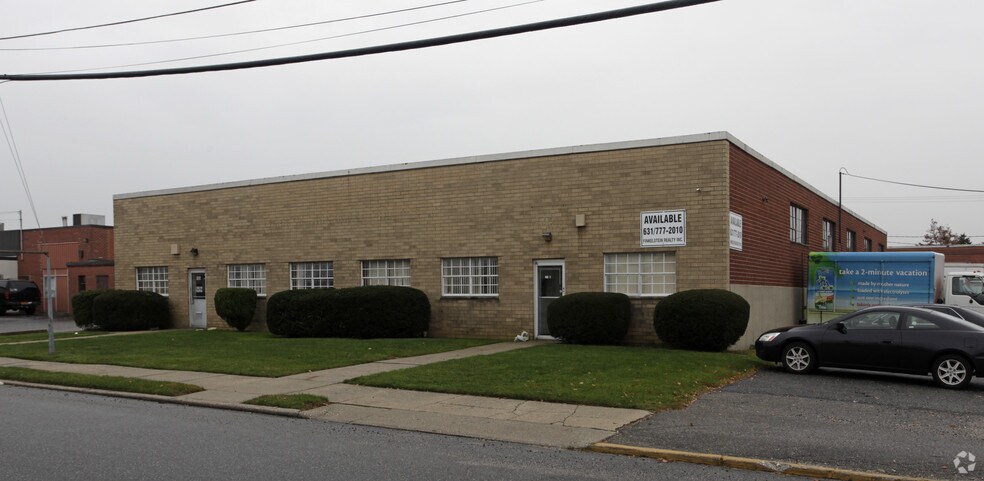 More Photos Of 165 Marine St, Farmingdale Warehouse For Lease