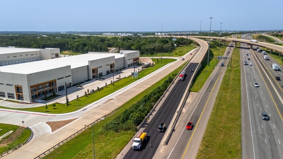 More Photos Of 3000 N-IH 35 NB, Georgetown Unknown For Lease