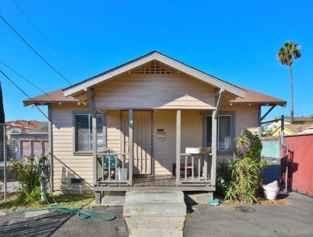 More Photos Of 2375 Lewis Ave, Signal Hill Industrial For Sale