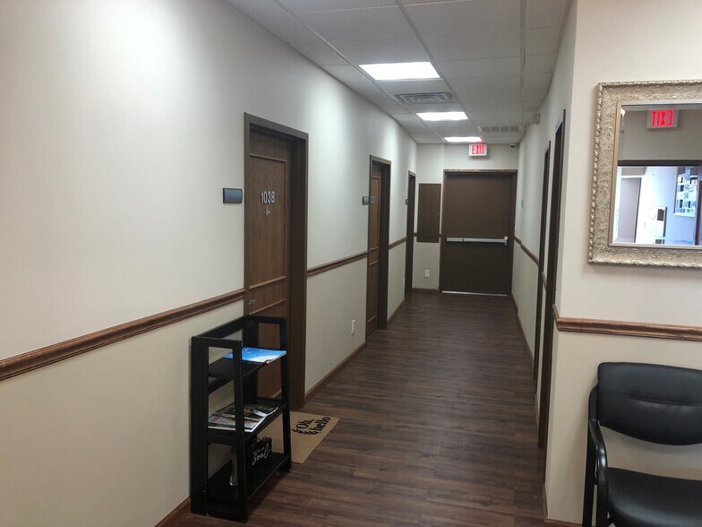 More Photos Of 1732 Great Neck Rd, Copiague Office For Lease