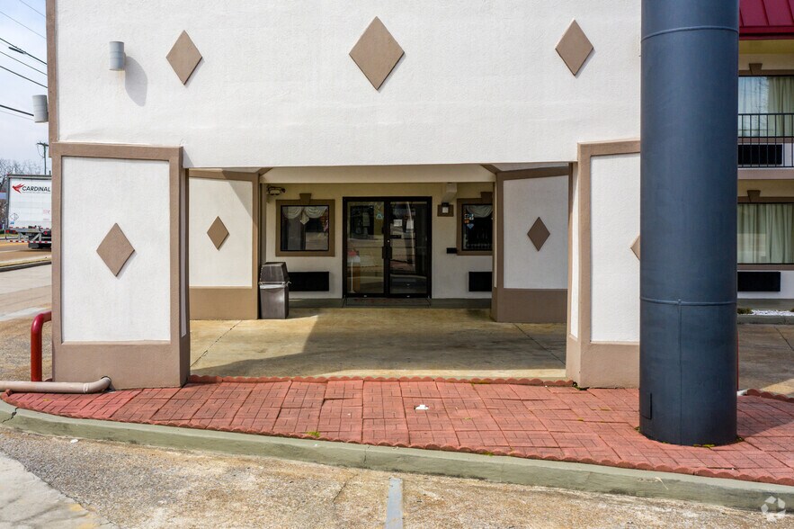 More Photos Of 7421 Bonny Oaks Dr, Chattanooga Hotel For Sale