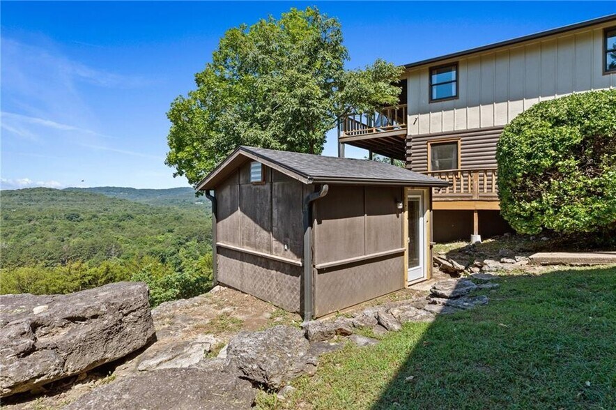 More Photos Of 755 County Road 210, Eureka Springs Hotel For Sale