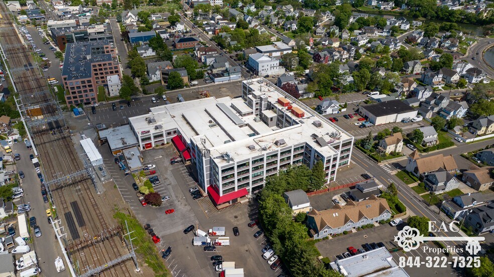 More Photos Of 25 Van Zant St, Norwalk Light Manufacturing For Lease