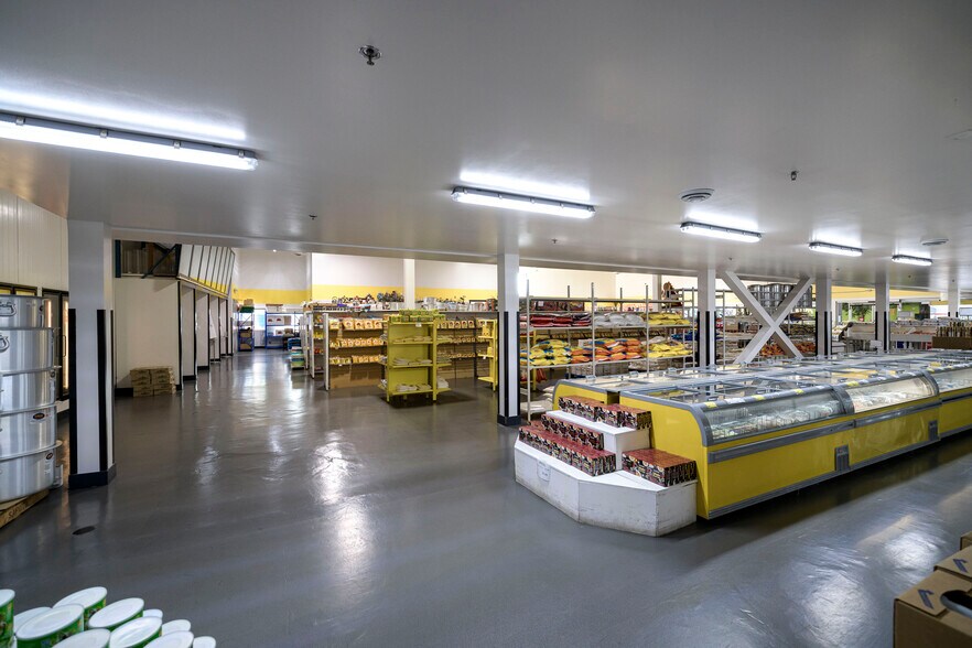 More Photos Of 12070 88 Ave, Surrey Storefront For Sale