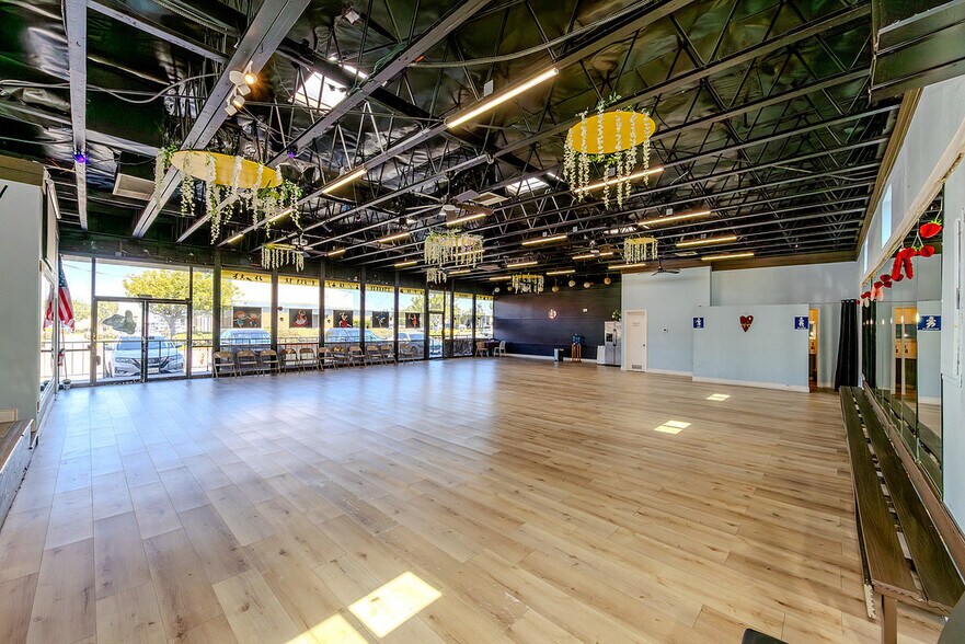 More Photos Of 6908-6916 Warner Ave, Huntington Beach Freestanding For Sale