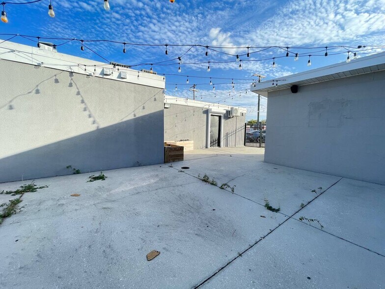 More Photos Of 7522 N Armenia Ave, Tampa Freestanding For Sale