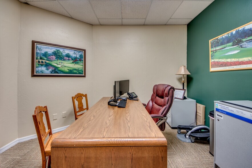 More Photos Of 4426 SE 16th Pl, Cape Coral Office For Lease