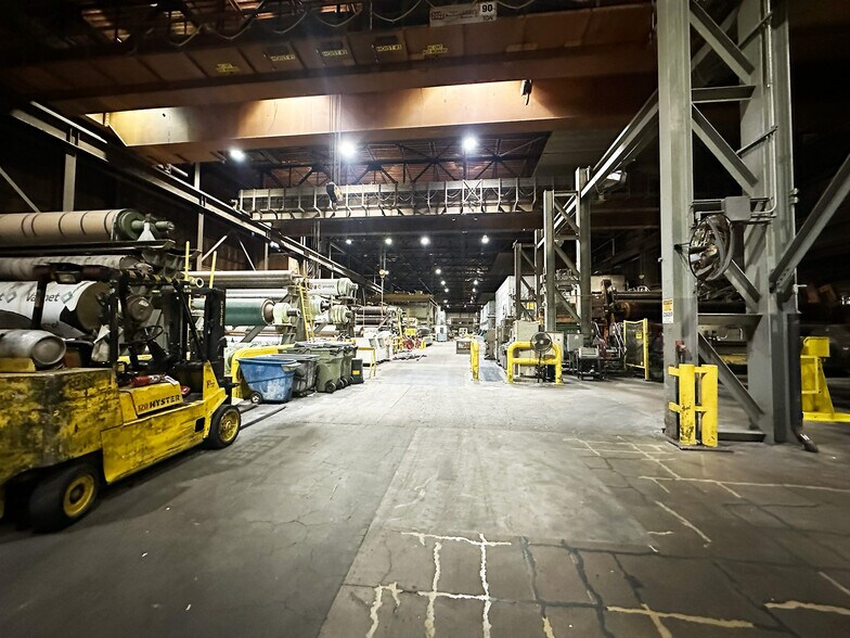 More Photos Of 300 Riley Rd, Jay Warehouse For Lease