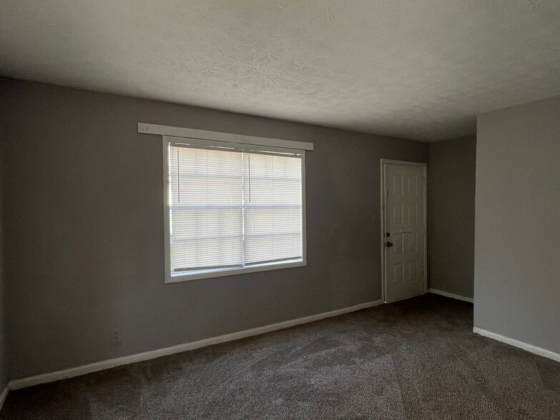 More Photos Of 4053 Log Cabin Dr, Macon-Bibb Apartments For Sale