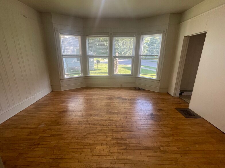 More Photos Of , Oshkosh Multifamily For Sale